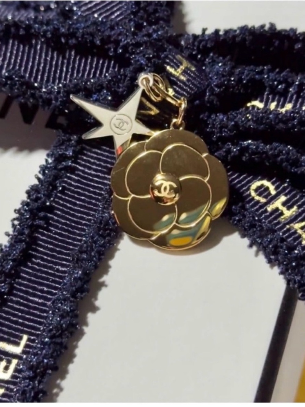 Chanel Small Charm - Picture 3 of 6